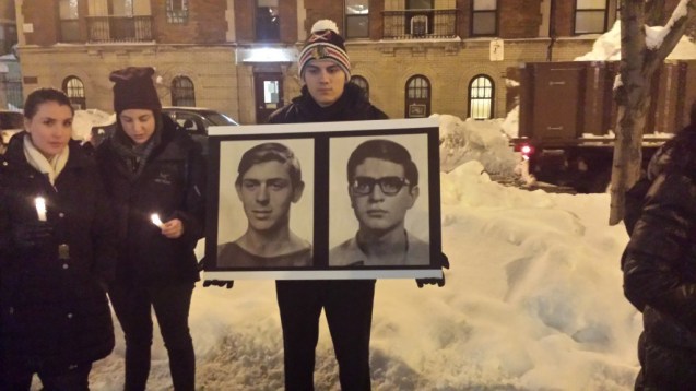 rasmea-odeh-protest-vigil-depaul-2-3-2015-student-holding-photos-1024x576